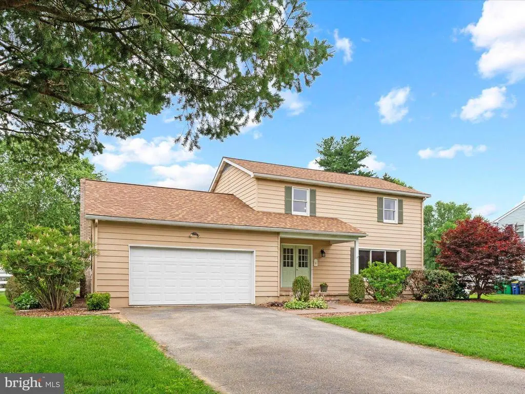 70 N Fairfield Dr, Dover