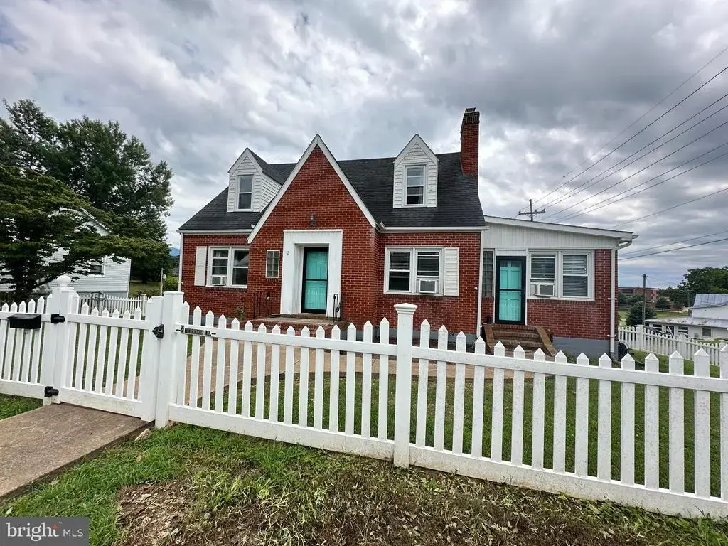2 Terrace Ln, LURAY