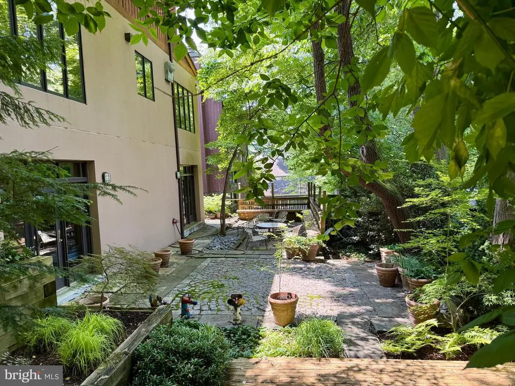 5211 Macarthur Ter Nw, WASHINGTON