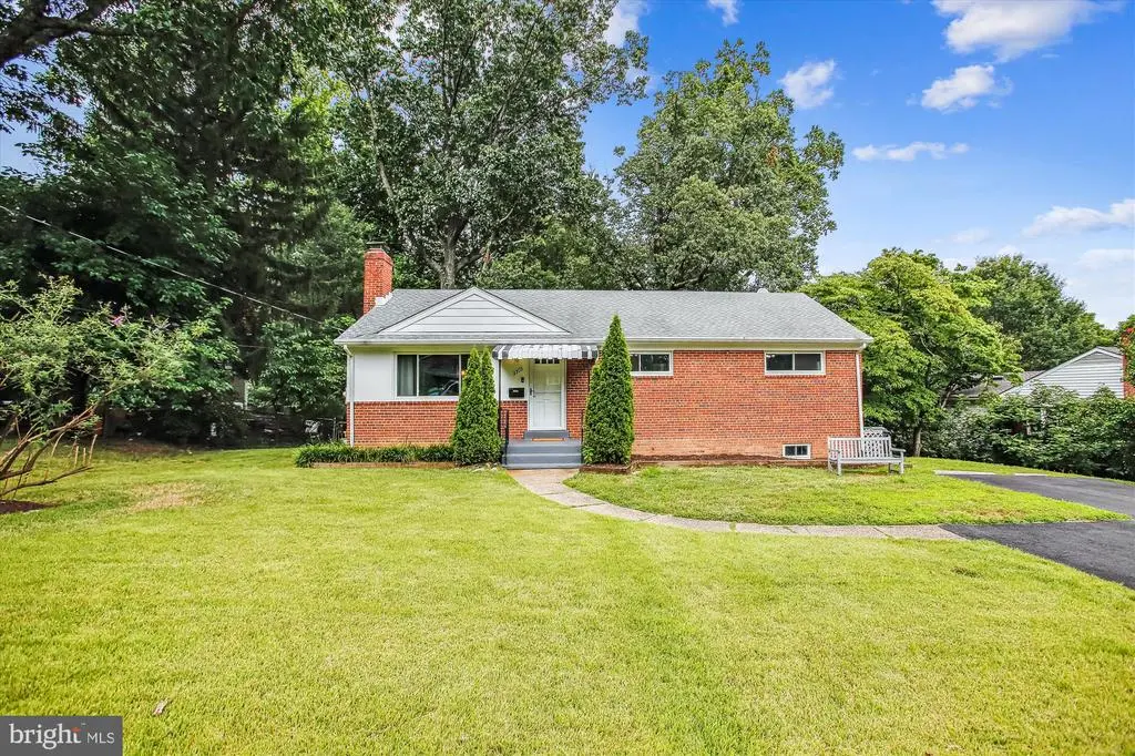 3305 Graham Rd, FALLS CHURCH