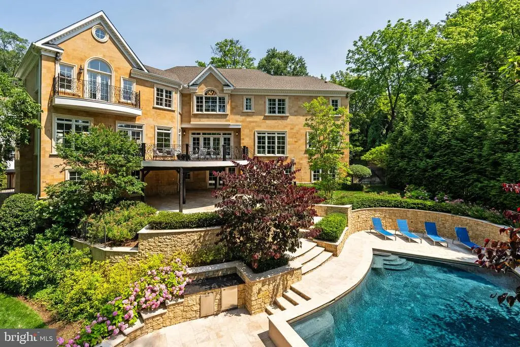 3801 52nd St Nw, WASHINGTON