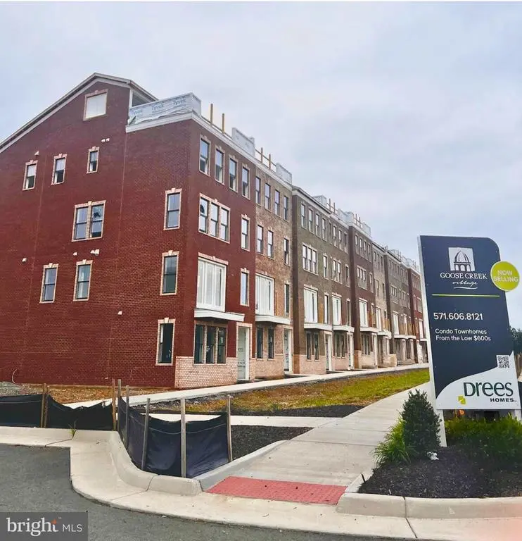 20877 Murry Falls Terrace, ASHBURN