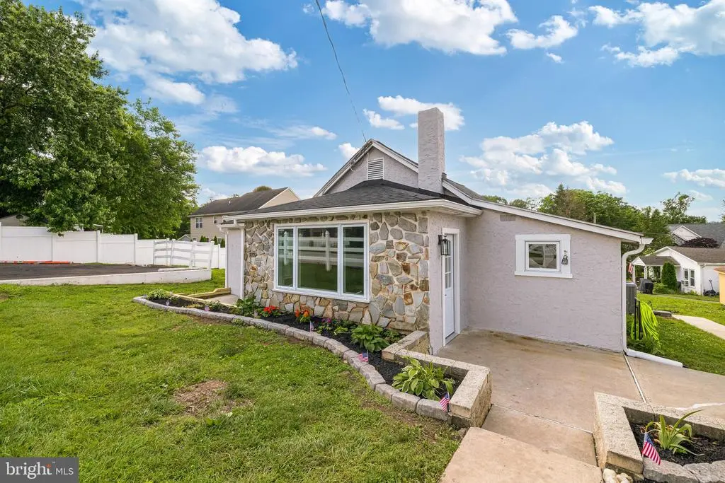 15 Henry Ave, COLLEGEVILLE