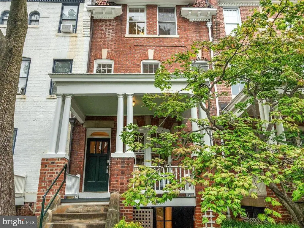 2637 Garfield St Nw, WASHINGTON