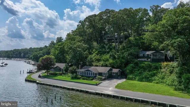 769 Robinhood Rd, Annapolis