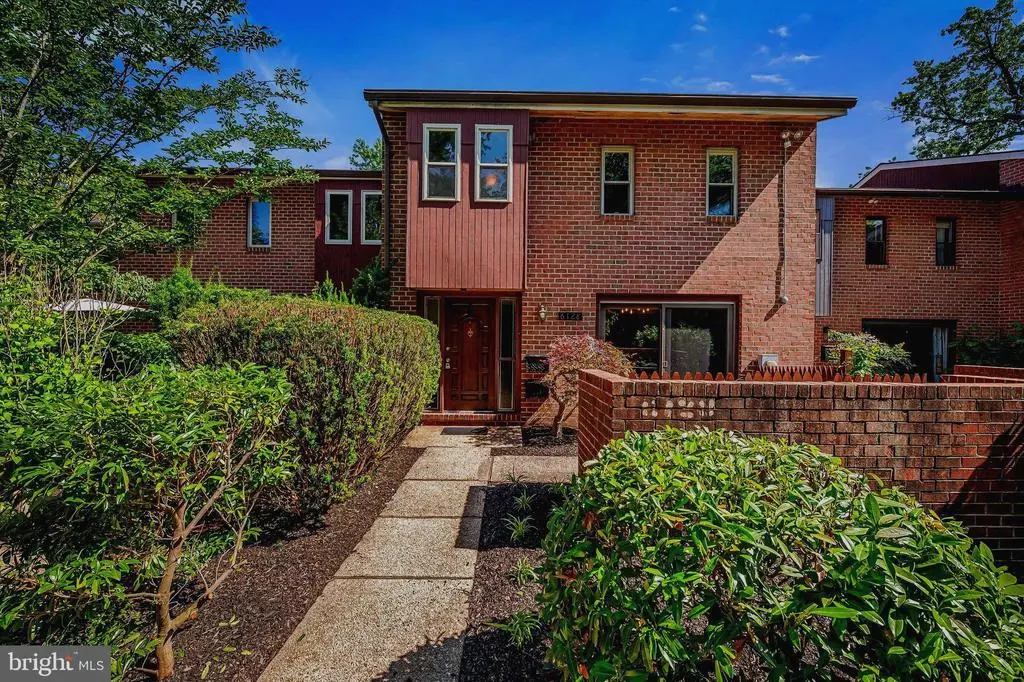 6128 Buckingham Manor Dr, Baltimore