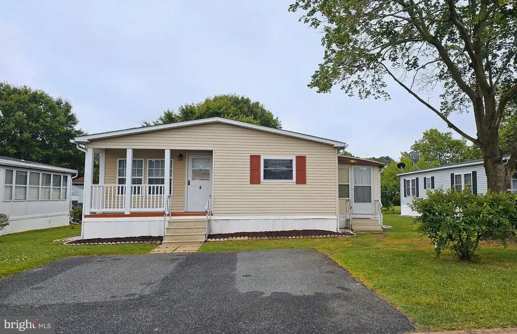 6 Downing St, Easton