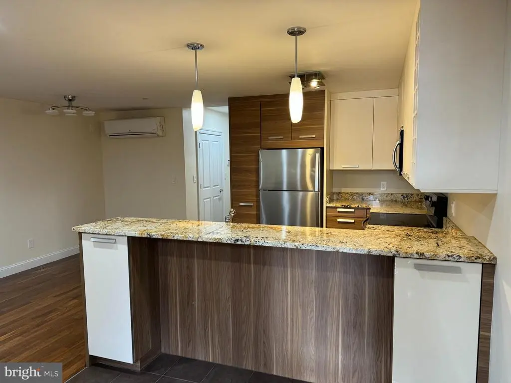 933 N Calvert St #a, Baltimore