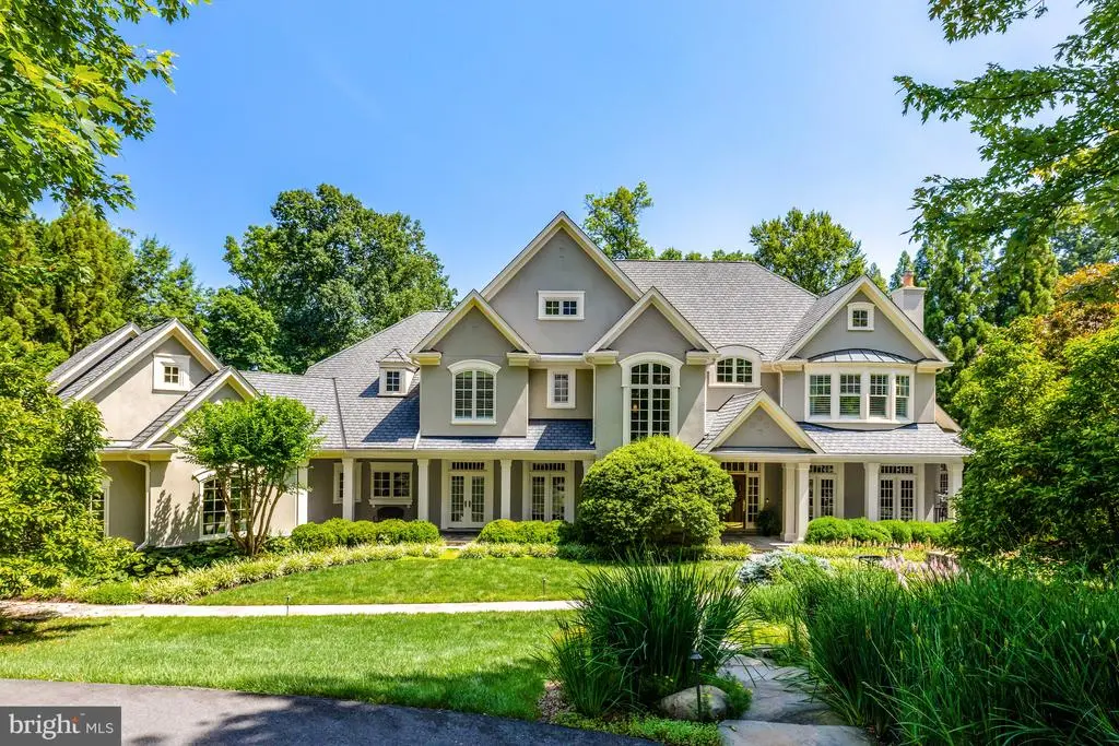 870 Alvermar Ridge Dr, MCLEAN