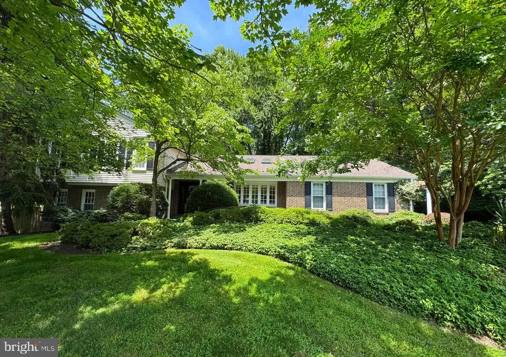 16717 Cutlass Dr, Rockville