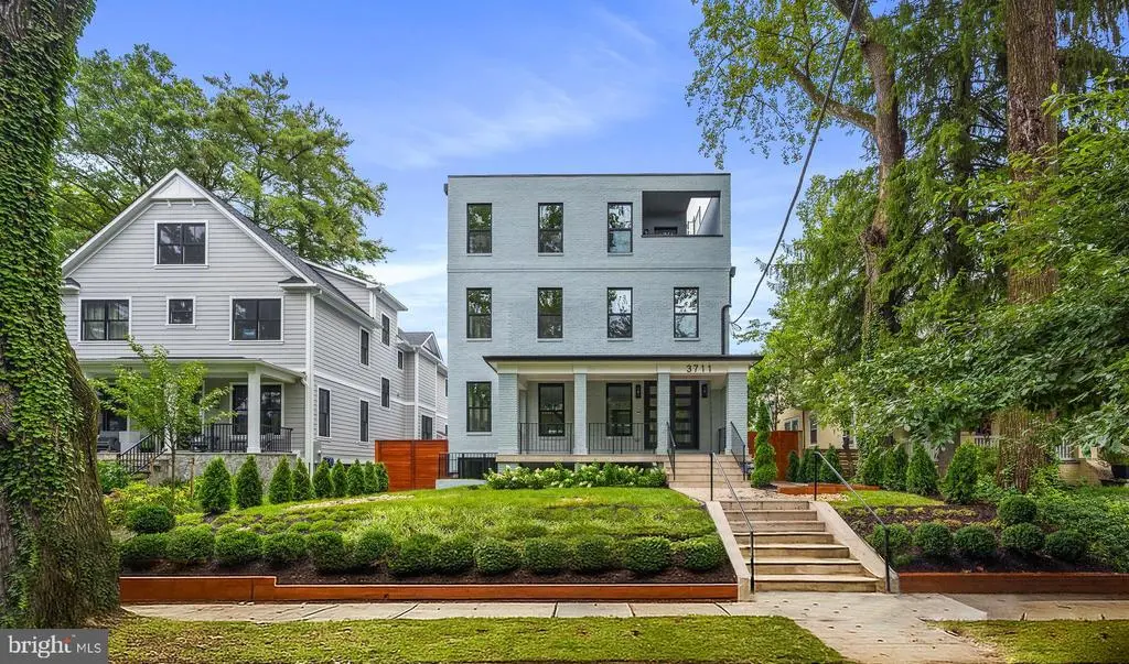 3711 Livingston St Nw, WASHINGTON