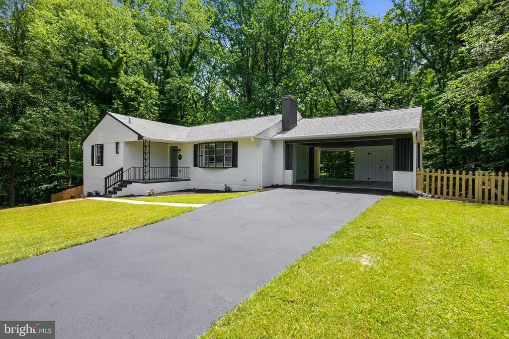 1013 Roxleigh Rd, Baltimore