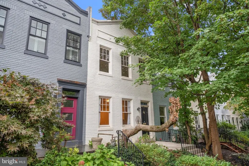 2039 37th St Nw, WASHINGTON