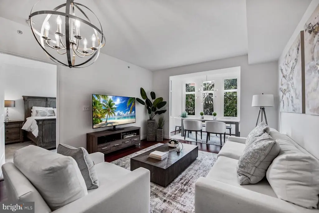 8220 Crestwood Heights Dr #314, MCLEAN