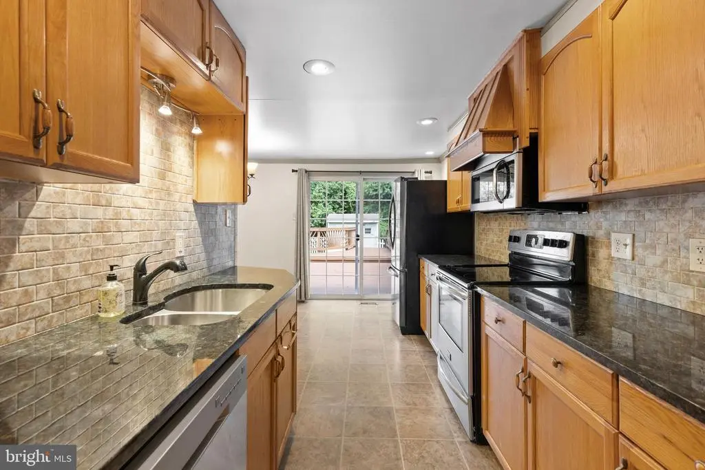 8599 Manorfield Rd, Nottingham