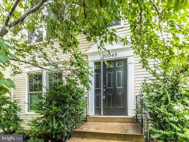 20045 Placid Lake Ter, Germantown