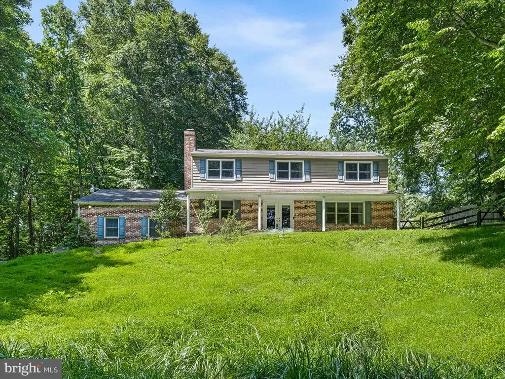 15 W Chapel Hill Dr, Newark