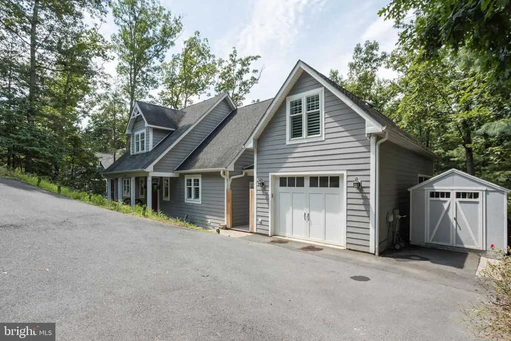 1079 Lakeview Dr, Cross Junction