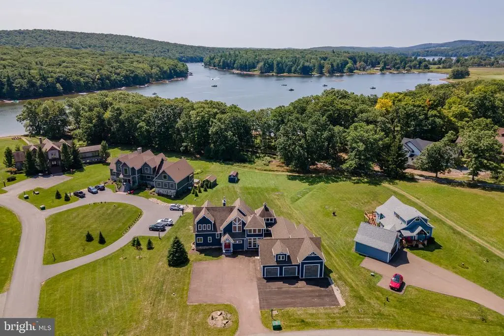 662 Waterfront Greens Dr, SWANTON