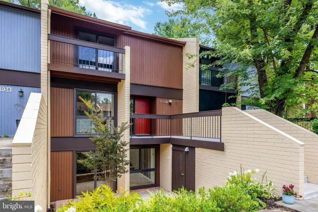 11136 Saffold Way, Reston