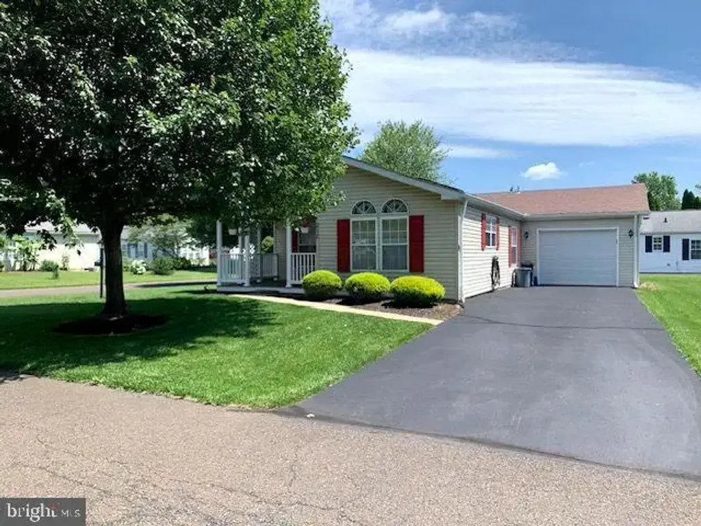 212 Dove Ct, NEW HOPE