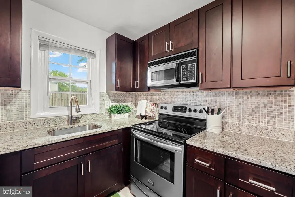 5802 Shepherd Ln, LANHAM