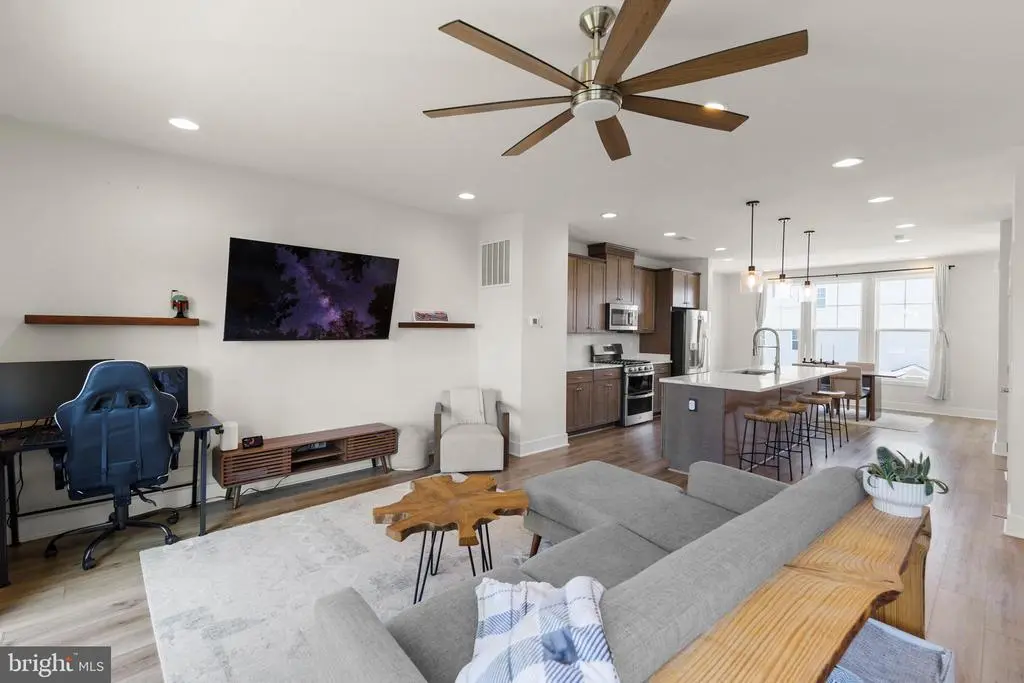 102 Phacelia Way, LAKE FREDERICK