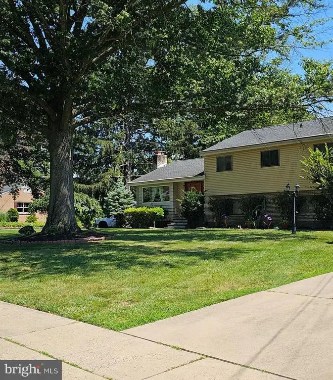 89 Upper Ferry, EWING