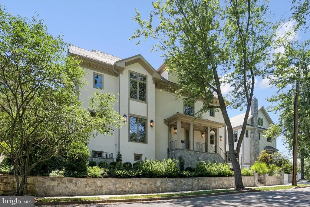 5537 Hawthorne Pl Nw, WASHINGTON