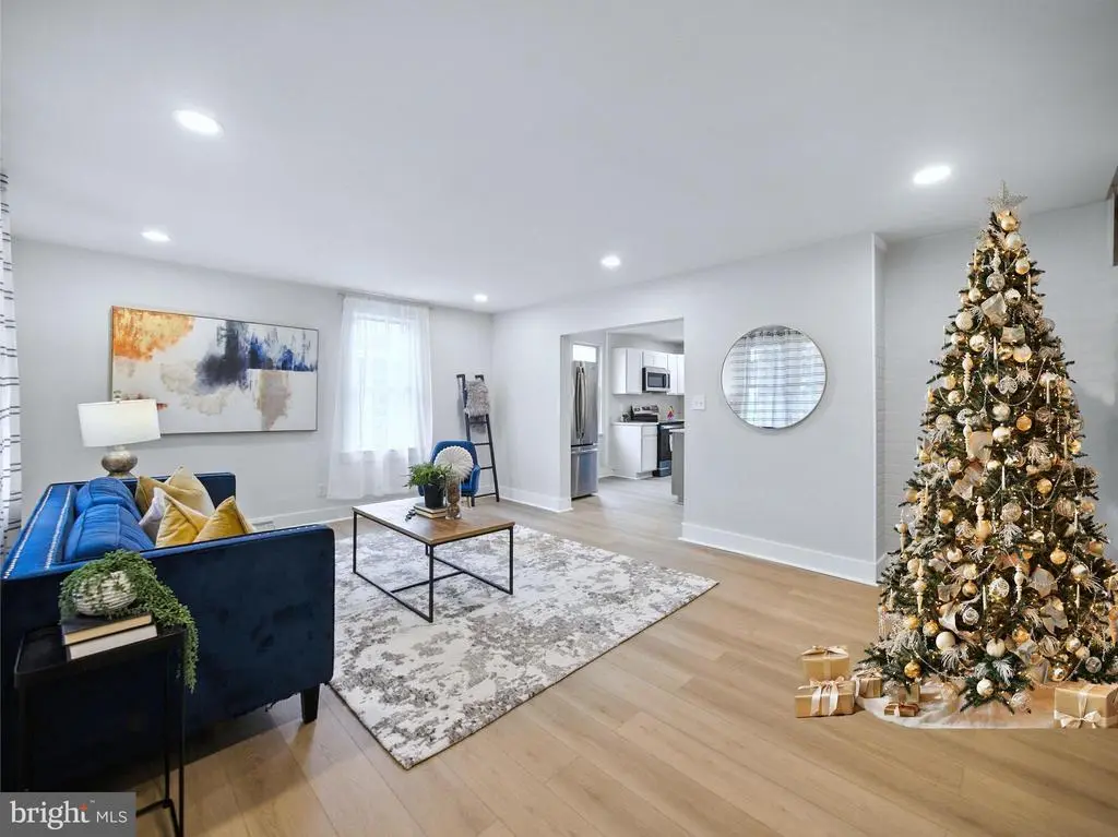 840 Columbia Ave, Cumberland