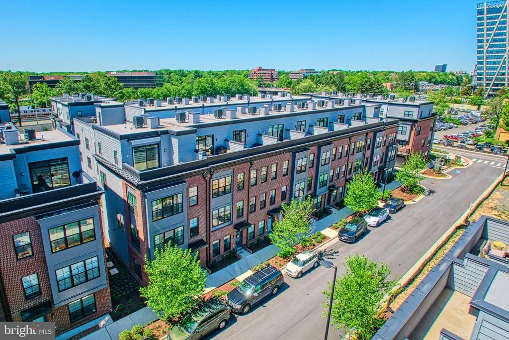 11237 Beaker St, RESTON