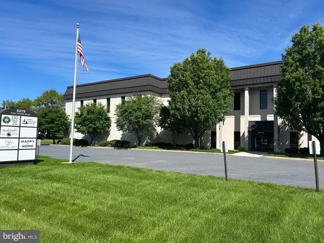 5275 E Trindle Rd, Mechanicsburg
