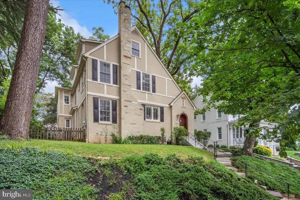 4615 Hunt Ave, Chevy Chase