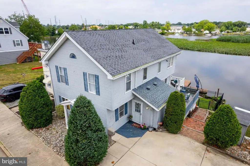 55 Edgewater Ave, WESTVILLE