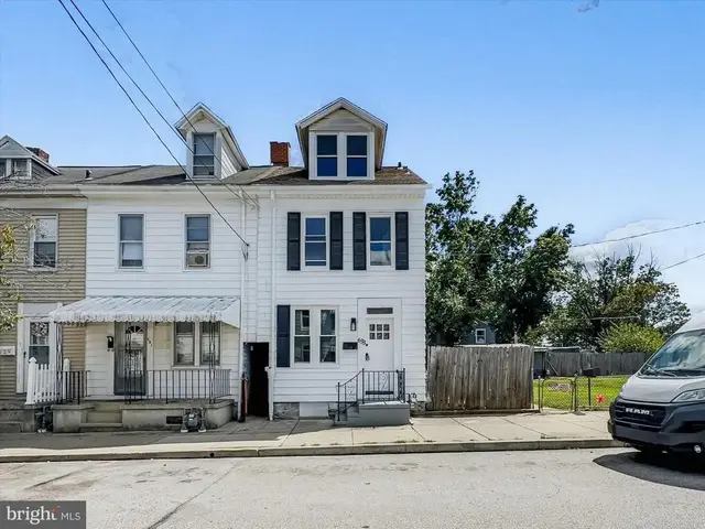 633 Vander Ave, York