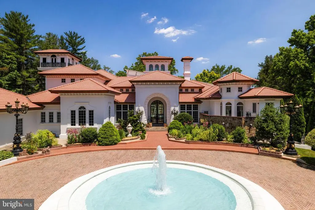 9101 River Rd, Potomac