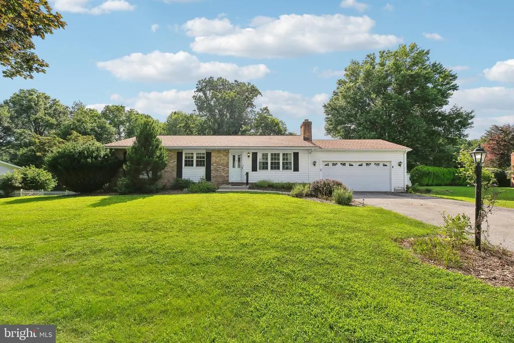 4002 Dee Jay Dr, Ellicott City