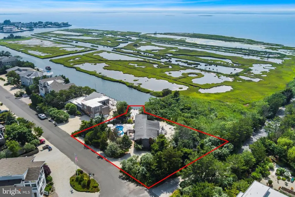 365 Dusty Miller Dr, LONG BEACH