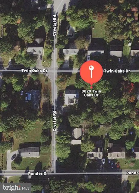 3829 Twin Oaks Dr, Edgewater