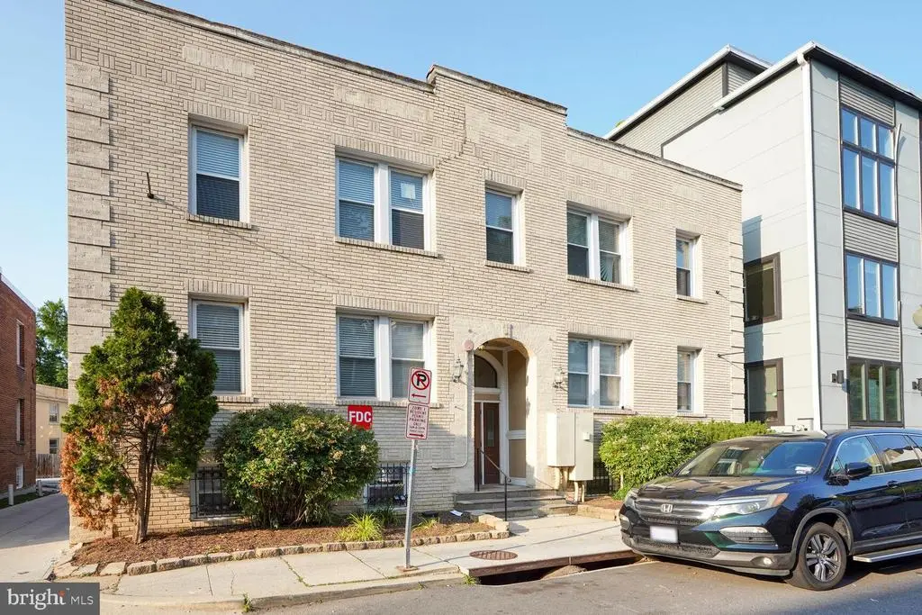 1443 Oak St Nw #102, WASHINGTON