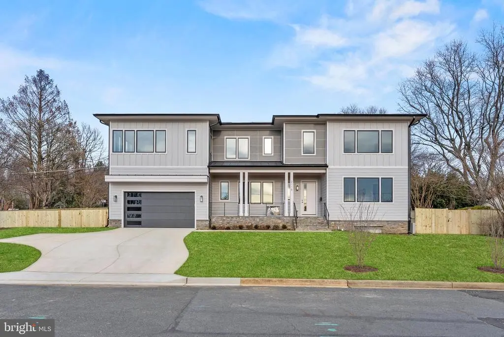 2115 Natahoa Ct, FALLS CHURCH