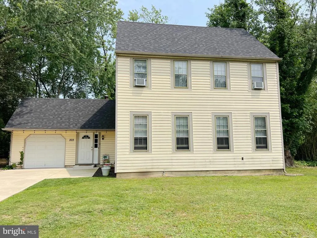 203 Spring Dr, VOORHEES