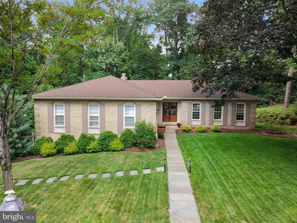 8800 Lynnhurst Dr, Fairfax