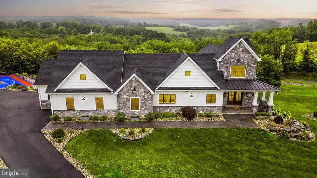 176 Fenstermacher Rd, KUTZTOWN