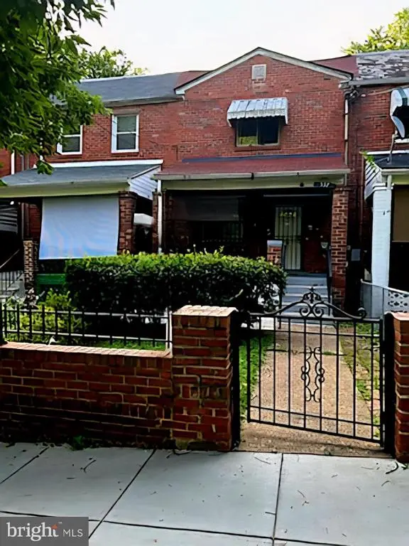 537 42nd St Ne, WASHINGTON