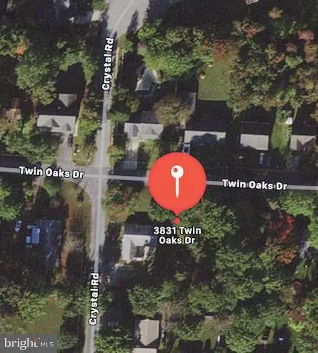 3831 Twin Oaks Dr, Edgewater