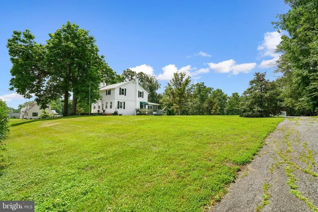 555 Baltimore St, Charlestown