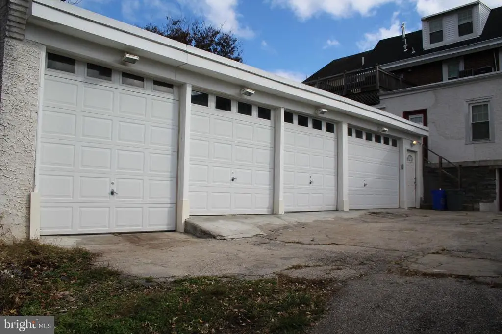 132 Maple St #garage, CONSHOHOCKEN