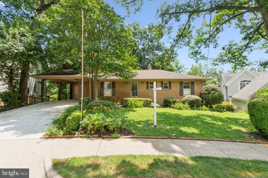 2647 S Kent St, ARLINGTON