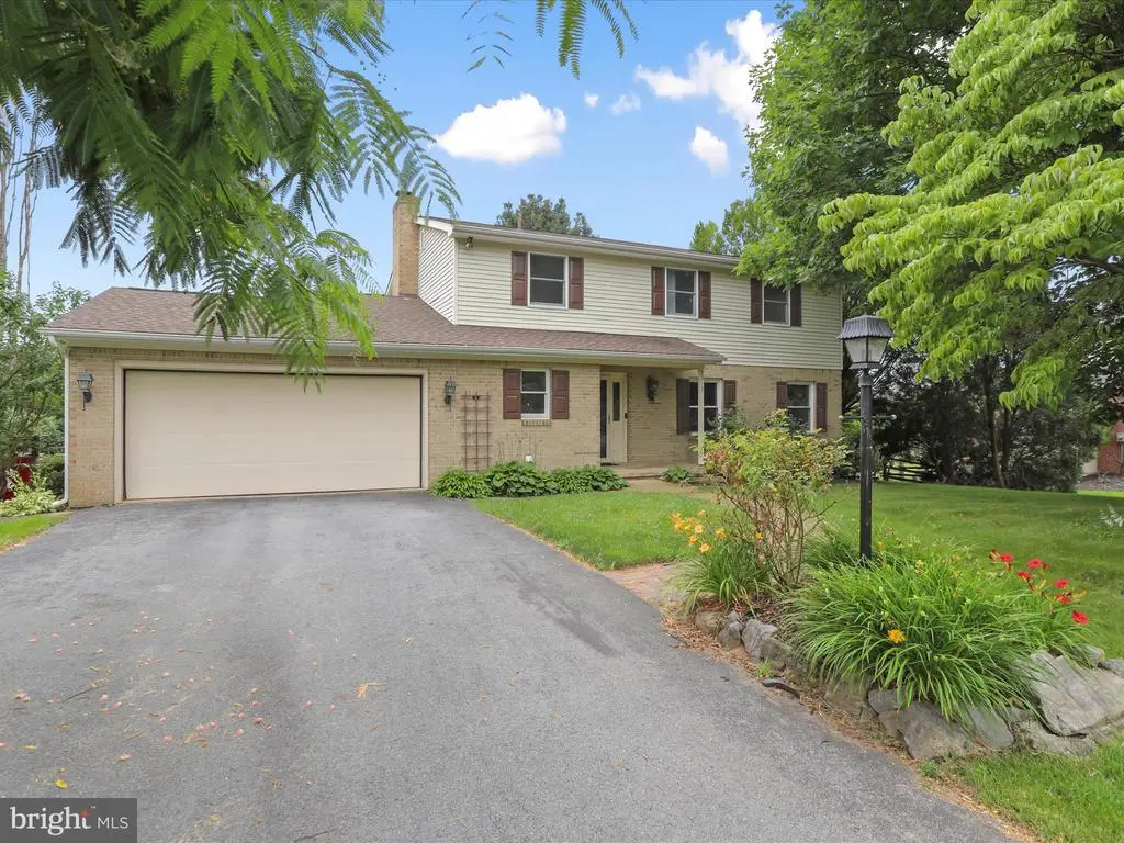 2013 Maplewood Dr, Hagerstown